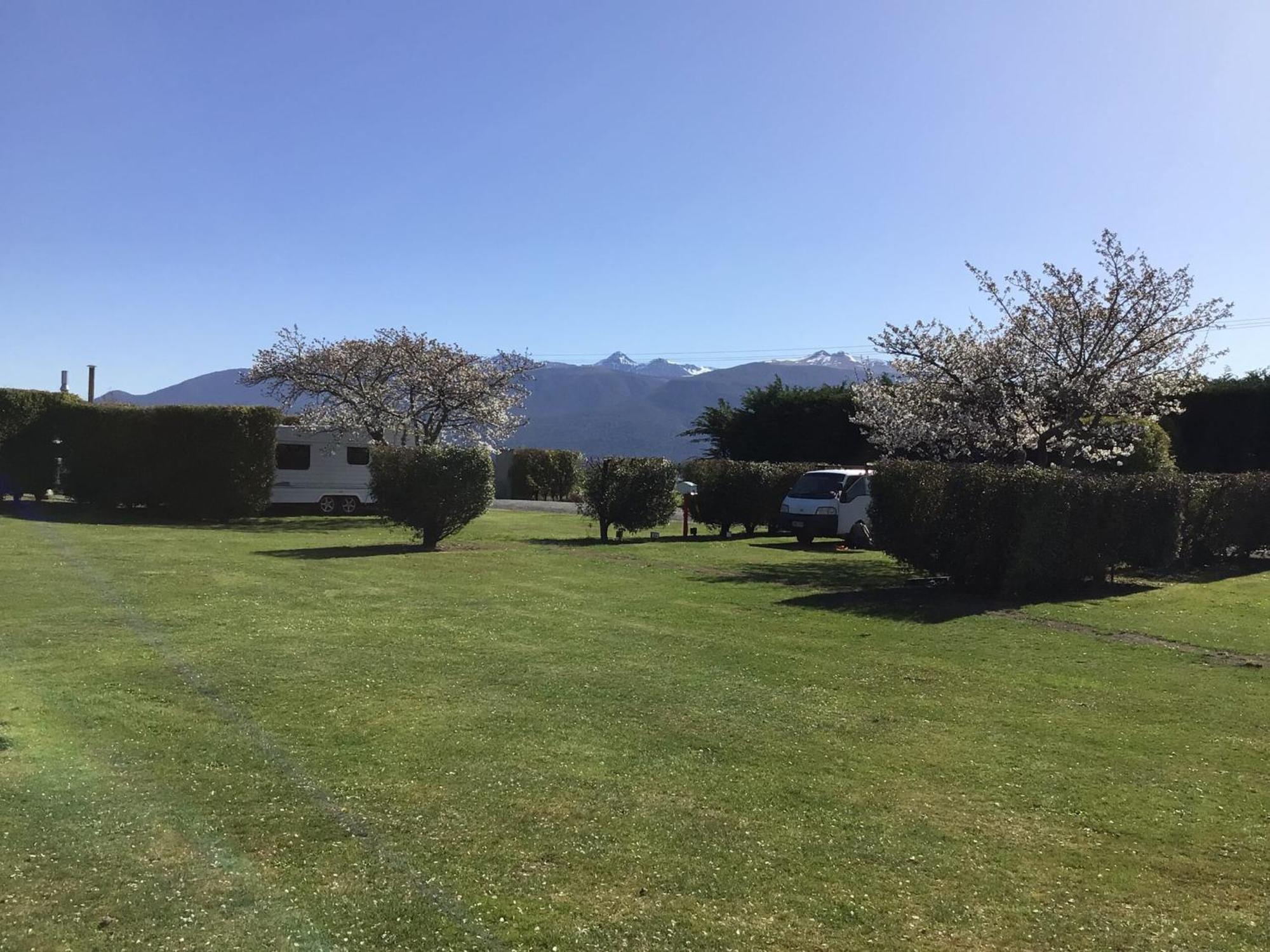 Fiordland Great Views Holiday Park เทอาเนา ภายนอก รูปภาพ