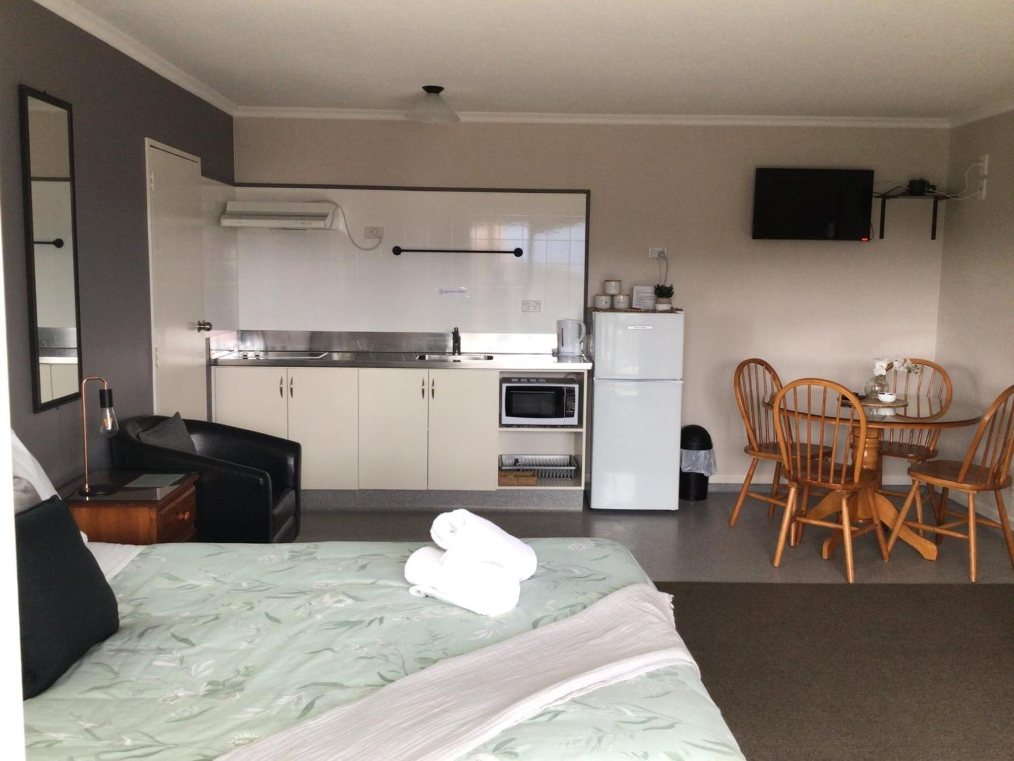 Fiordland Great Views Holiday Park เทอาเนา ภายนอก รูปภาพ