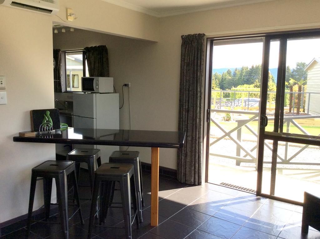 Fiordland Great Views Holiday Park เทอาเนา ภายนอก รูปภาพ