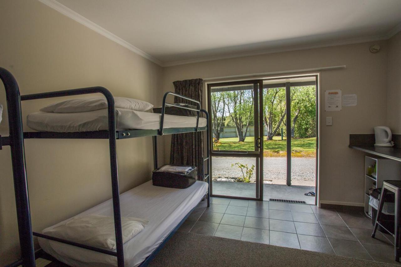 Fiordland Great Views Holiday Park เทอาเนา ภายนอก รูปภาพ